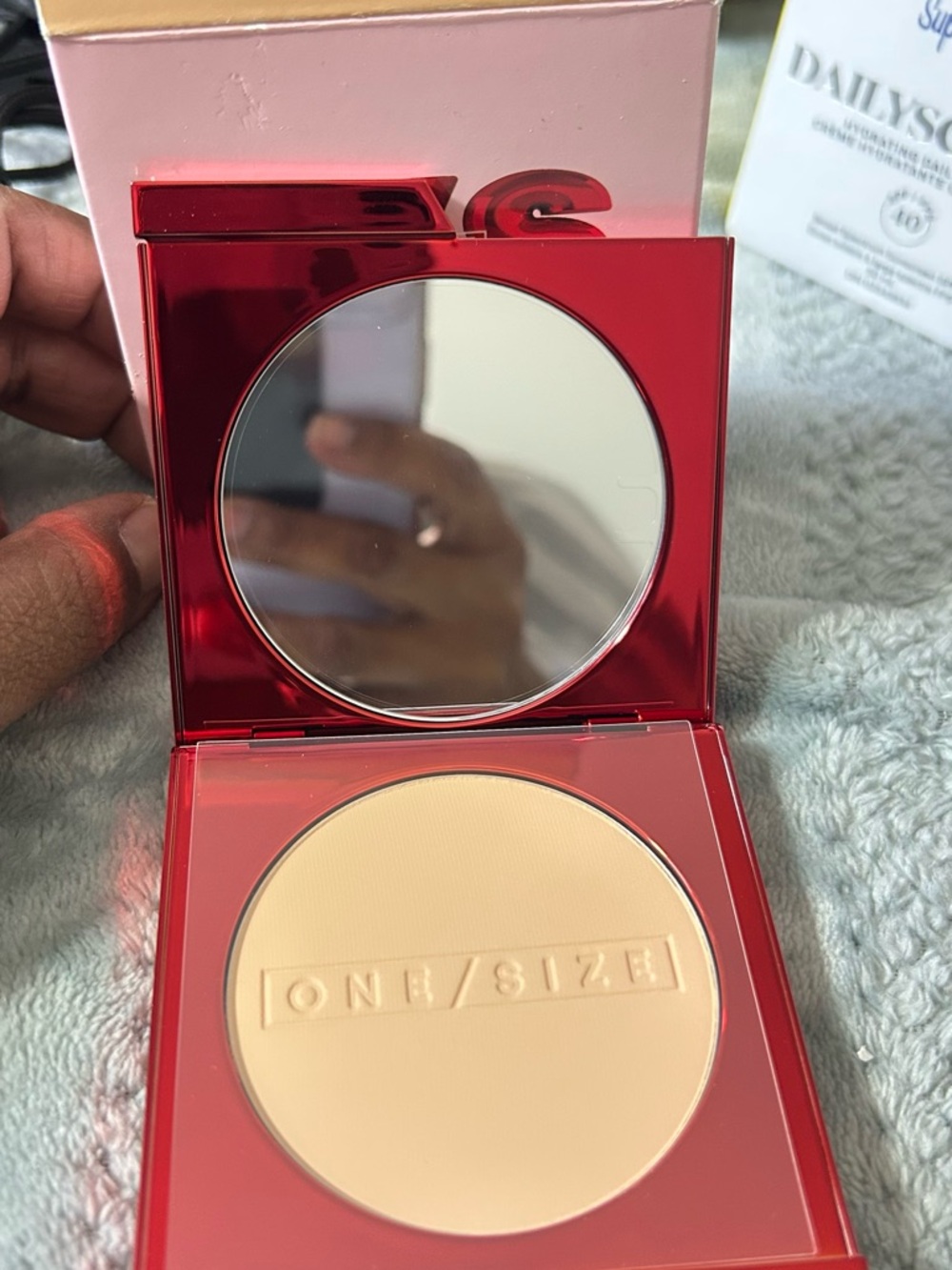 ONE/SIZE Pressed Setting Powder Compact - light 3, natural golden undertone